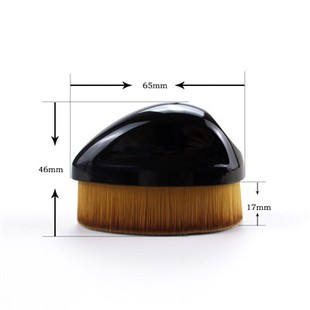 Flawless Finish Teardrop Foundation Brush