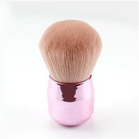 Kabuki makeup brush