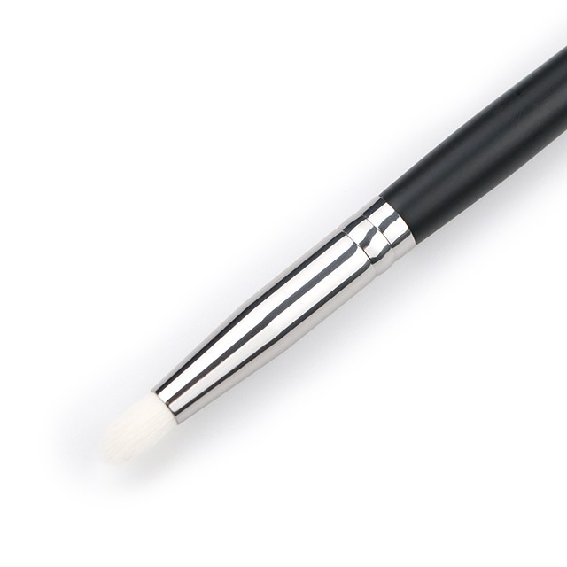 Single Synthetic Smudge Blending Eye Brush
