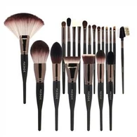 20 Facial Makeup Brushes