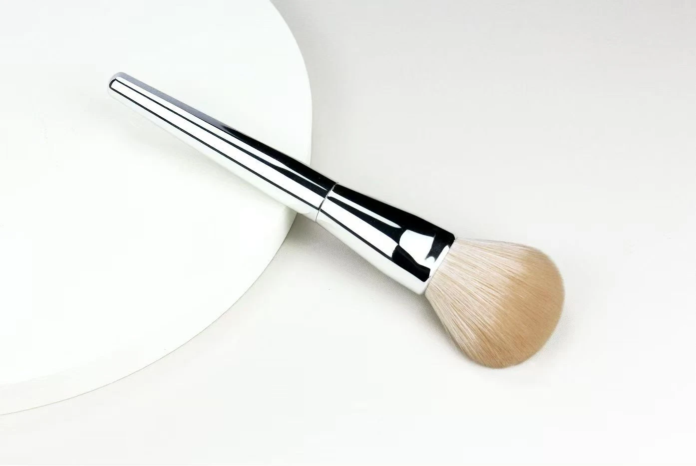 Luxe All-Aluminum Sustainable Powder Brush