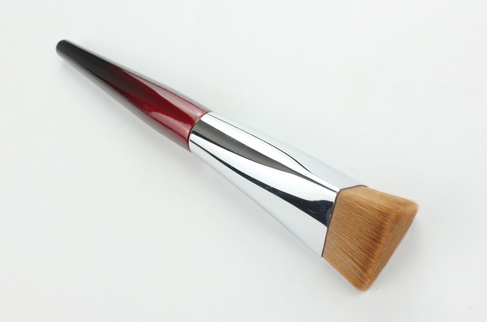 The Ultimate Angled Foundation Brush For Precision Blending